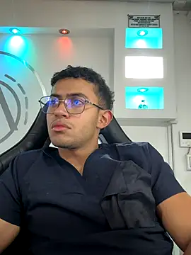 Thonny-becker online show from 10/24/25, 12:31