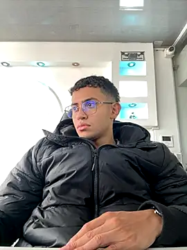 Thonny-becker online show from 10/12/25, 04:08