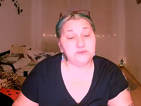 Snapshot of Marryllunax chatting on 01/15/26, 07:39 Marryllunax online show from 01/15/26, 07:39