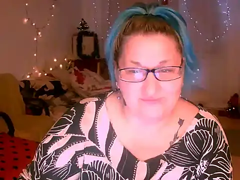 Snapshot of Marryllunax chatting on 12/20/25, 07:28 Marryllunax online show from 12/20/25, 07:28