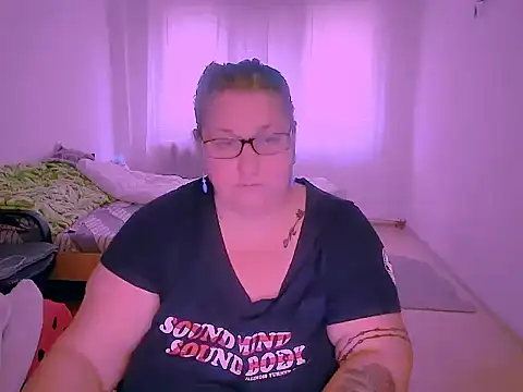 Snapshot of Marryllunax chatting on 11/27/25, 10:05 Marryllunax online show from 11/27/25, 10:05