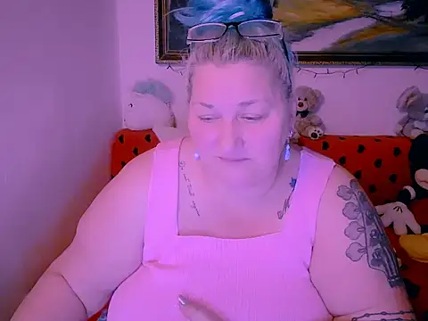 Snapshot of Marryllunax chatting on 11/30/25, 06:52 Marryllunax online show from 11/30/25, 06:52