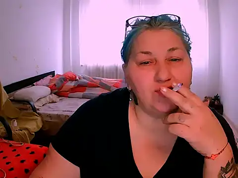 Snapshot of Marryllunax chatting on 01/07/26, 10:42 Marryllunax online show from 01/07/26, 10:42