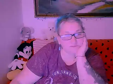 Snapshot of Marryllunax chatting on 11/26/25, 05:24 Marryllunax online show from 11/26/25, 05:24