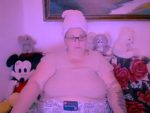 Snapshot of Marryllunax chatting on 11/10/25, 08:14 Marryllunax online show from 11/10/25, 08:14