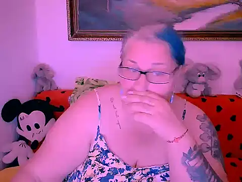 Snapshot of Marryllunax chatting on 10/25/25, 06:08 Marryllunax online show from 10/25/25, 06:08