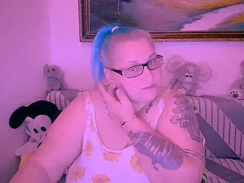 Snapshot of Marryllunax chatting on 11/08/25, 08:45 Marryllunax online show from 11/08/25, 08:45