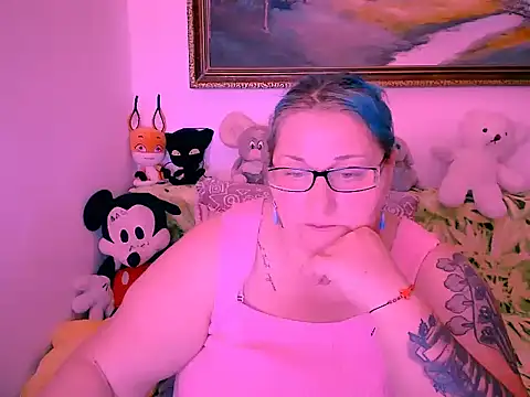 Snapshot of Marryllunax chatting on 10/22/25, 07:35 Marryllunax online show from 10/22/25, 07:35