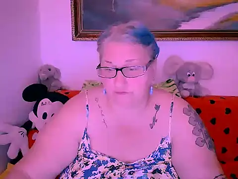 Snapshot of Marryllunax chatting on 10/26/25, 05:46 Marryllunax online show from 10/26/25, 05:46