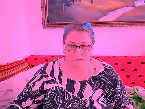 Snapshot of Marryllunax chatting on 10/15/25, 08:33 Marryllunax online show from 10/15/25, 08:33