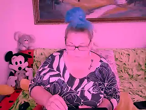 Snapshot of Marryllunax chatting on 10/17/25, 11:01 Marryllunax online show from 10/17/25, 11:01