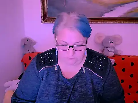 Snapshot of Marryllunax chatting on 10/24/25, 02:38 Marryllunax online show from 10/24/25, 02:38