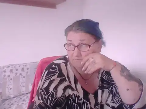 Snapshot of Marryllunax chatting on 09/30/25, 01:50 Marryllunax online show from 09/30/25, 01:50