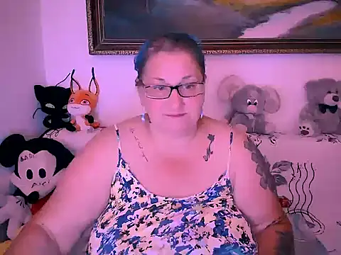 Snapshot of Marryllunax chatting on 09/12/25, 07:46 Marryllunax online show from 09/12/25, 07:46