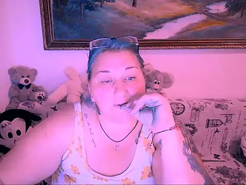 Snapshot of Marryllunax chatting on 09/19/25, 07:29 Marryllunax online show from 09/19/25, 07:29