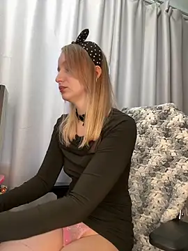 LillyFan-X online show from 06/05/26, 04:39