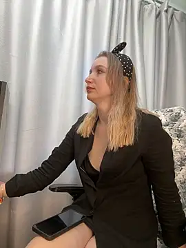 LillyFan-X online show from 06/13/26, 04:43