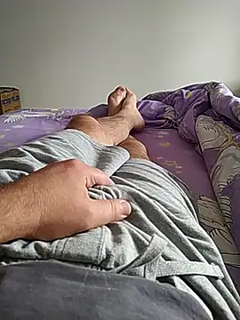 Snapshot of ALEX19833 chatting on 11/13/25, 10:08 ALEX19833 online show from 11/13/25, 10:08