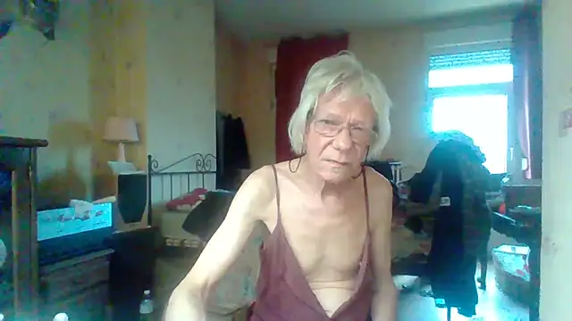 Snapshot of rosanetrav chatting on 05/20/26, 06:10 rosanetrav online show from 05/20/26, 06:10
