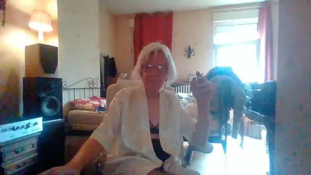 Snapshot of rosanetrav chatting on 06/29/26, 05:58 rosanetrav online show from 06/29/26, 05:58