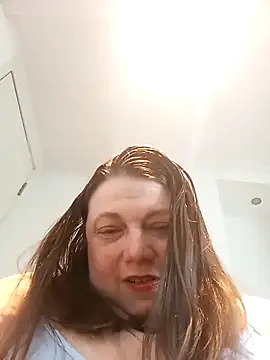 HotHornyEmmaX online show from 04/09/26, 05:30