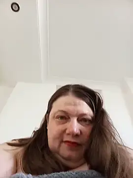 HotHornyEmmaX online show from 05/15/26, 06:00
