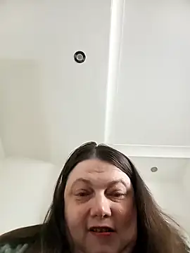 HotHornyEmmaX online show from 04/13/26, 11:47