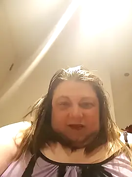 HotHornyEmmaX online show from 04/08/26, 08:43