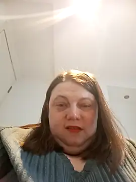 HotHornyEmmaX online show from 04/02/26, 06:14