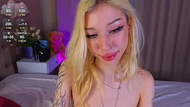Snapshot of SallyCha chatting on 04/03/26, 06:31 SallyCha online show from 04/03/26, 06:31
