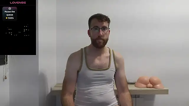 Snapshot of machohiberiko chatting on 11/17/25, 05:17 machohiberiko online show from 11/17/25, 05:17