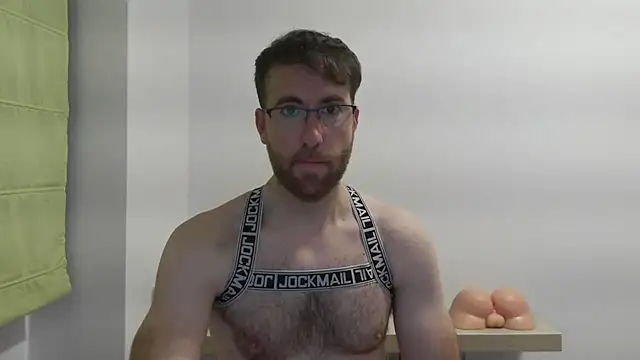 Snapshot of machohiberiko chatting on 02/01/26, 05:55 machohiberiko online show from 02/01/26, 05:55