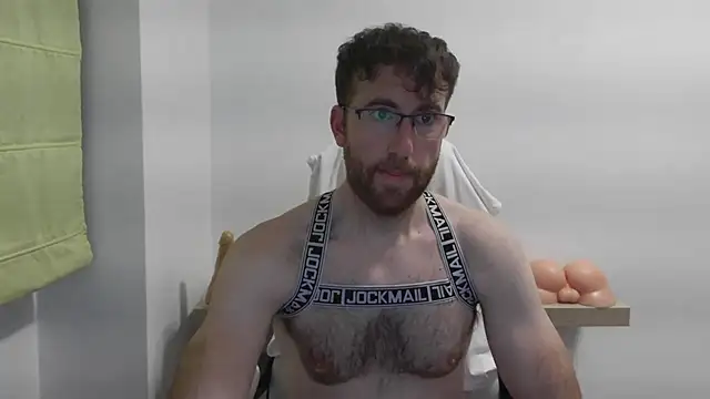 Snapshot of machohiberiko chatting on 02/16/26, 08:07 machohiberiko online show from 02/16/26, 08:07