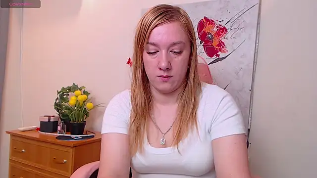 Snapshot of MarthaSimons chatting on 06/15/26, 04:01 MarthaSimons online show from 06/15/26, 04:01