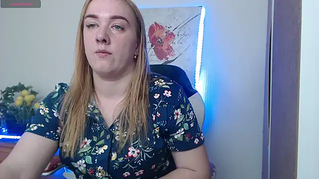 Snapshot of MarthaSimons chatting on 06/20/26, 05:23 MarthaSimons online show from 06/20/26, 05:23