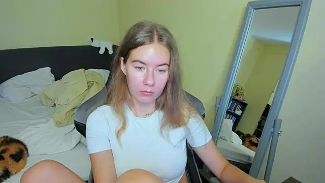 EmilyPaw online show from 09/27/25, 08:53