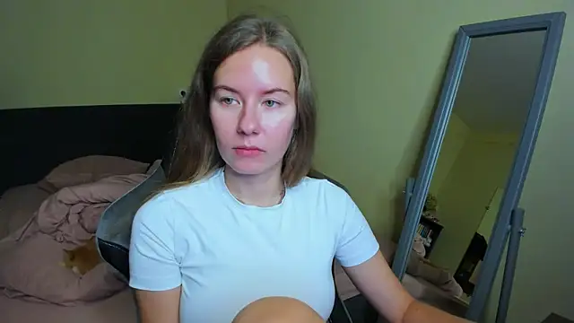 EmilyPaw online show from 10/18/25, 11:01