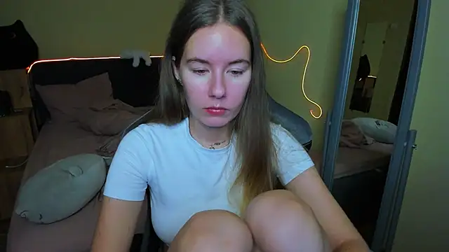 EmilyPaw online show from 11/20/25, 04:07