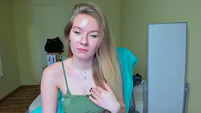 EmilyPaw online show from 02/19/25, 09:50