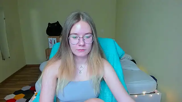 EmilyPaw online show from 02/18/25, 05:31