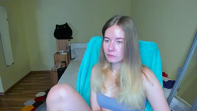 EmilyPaw online show from 03/05/25, 07:05