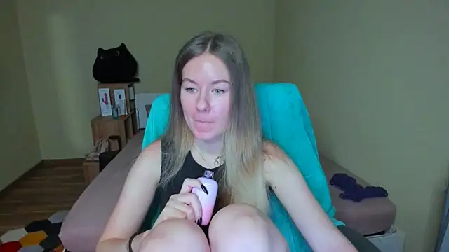 EmilyPaw online show from 02/23/25, 08:28