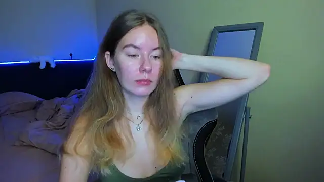 EmilyPaw online show from 11/18/25, 08:06