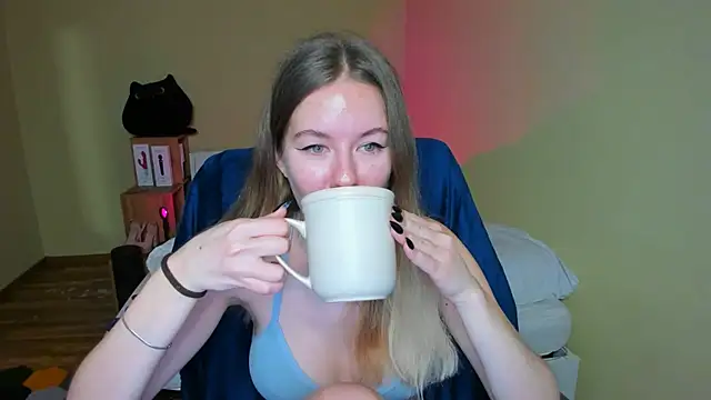 EmilyPaw online show from 02/11/25, 12:15