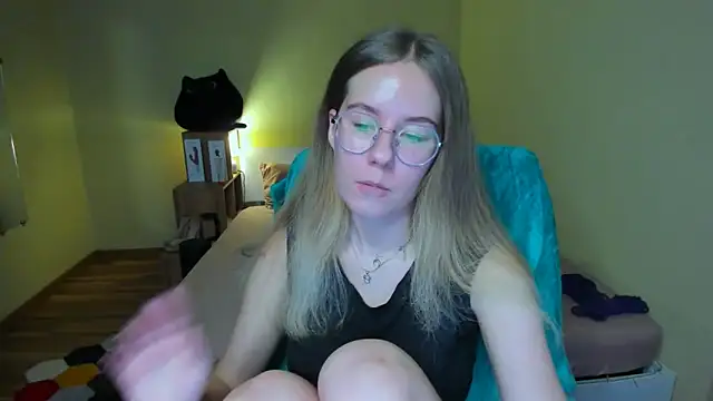 EmilyPaw online show from 02/22/25, 05:24