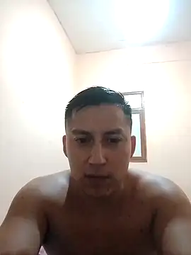 Snapshot of LuisMex1998 chatting on 10/23/25, 01:21 LuisMex1998 online show from 10/23/25, 01:21