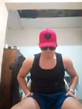 LuisMex1998 online show from 10/28/25, 09:19