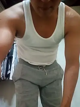 LuisMex1998 online show from 02/05/26, 09:43