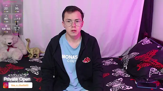 Tina 4 Charlie online show from 09/30/25, 10:43