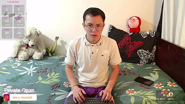 Tina 4 Charlie online show from 10/13/25, 02:18